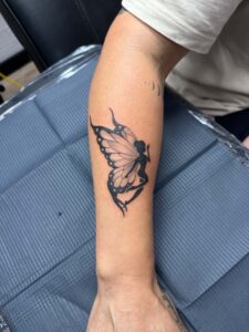Traditional vs Fineline Tattooing